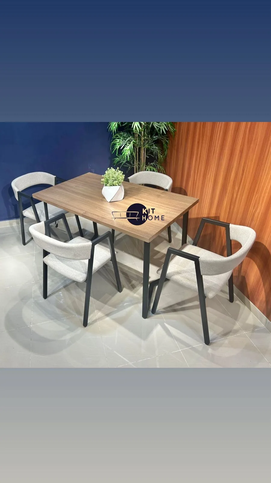 Comedor Tope de Madera 47" X 28"- Sillas en Metal