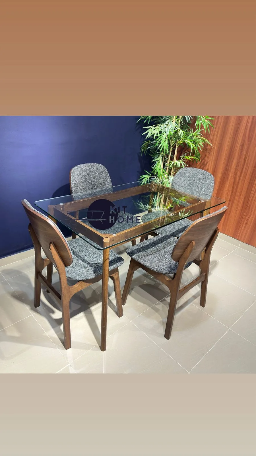 Comedor Tope Cristal 47" x 30 - sillas madera Fresno