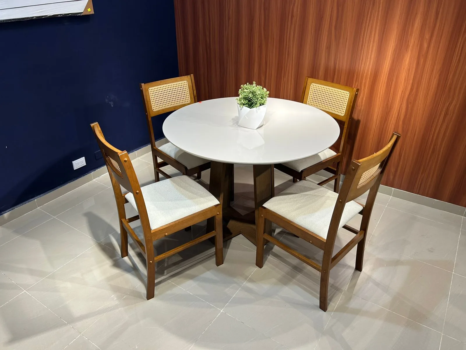 Comedor 103 cm - Sillas Madera Fresno