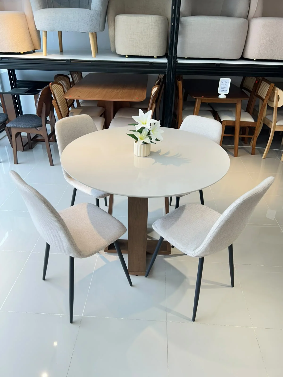 Comedor 103 cm - Sillas en metal