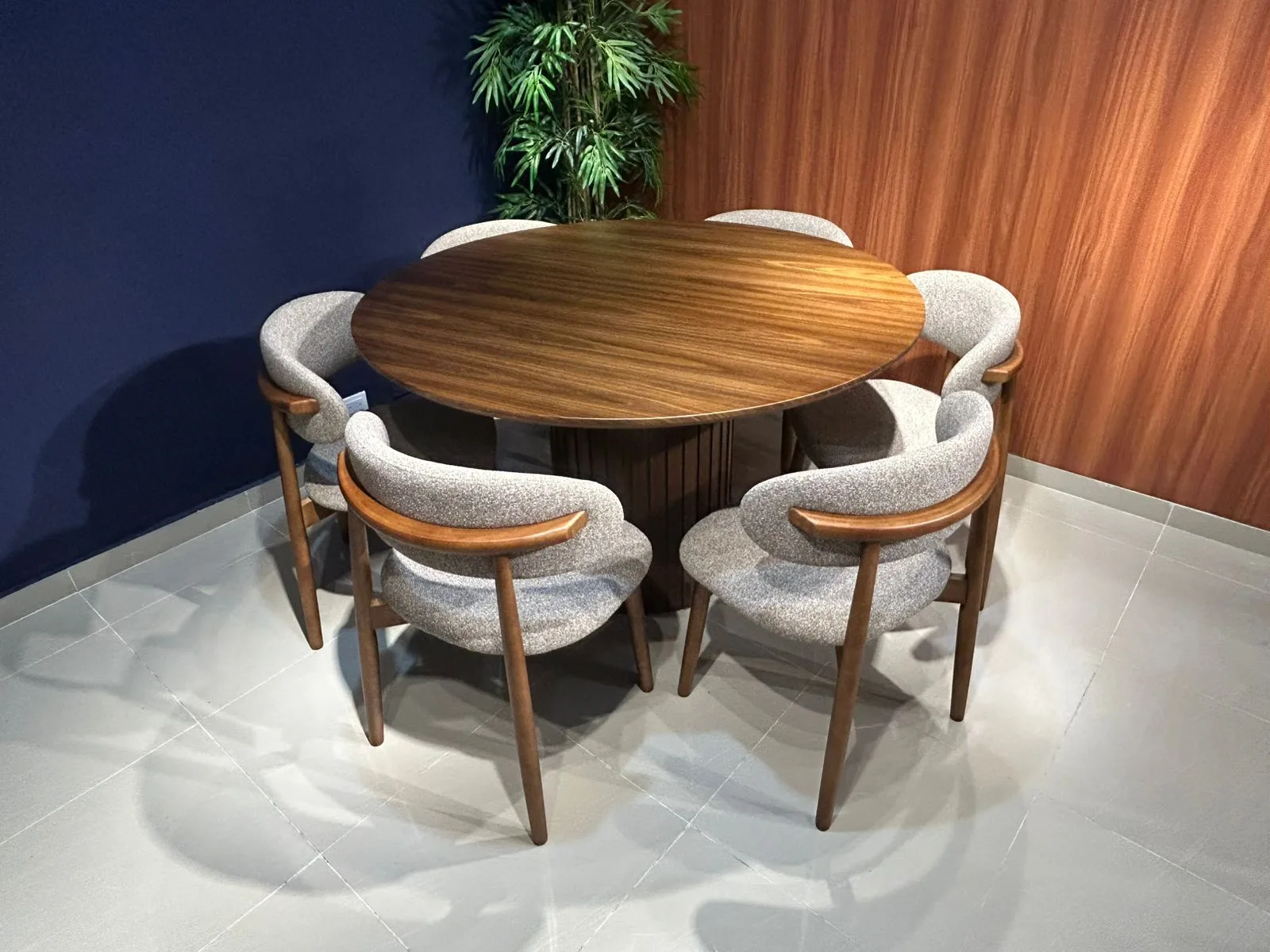 Comedor 130 CM- Sillas madera Eucalipto