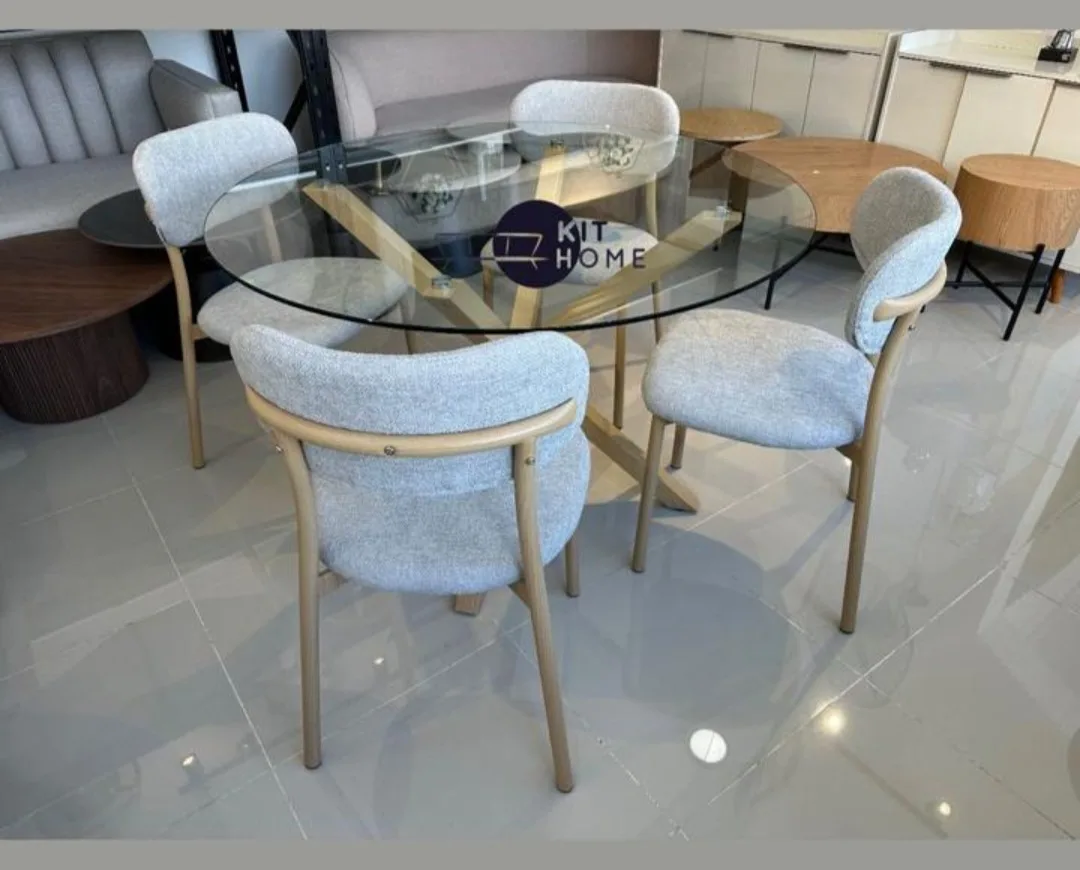 Comedor Tope en Cristal - Sillas en Metal