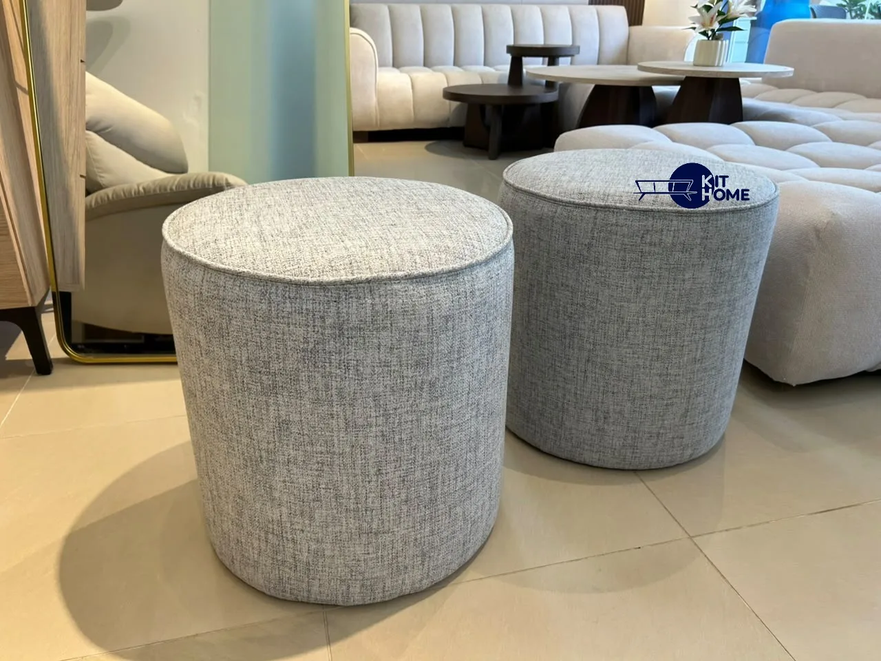 Set Ottomanes 17" x 17" tela Canva Gris de puntos