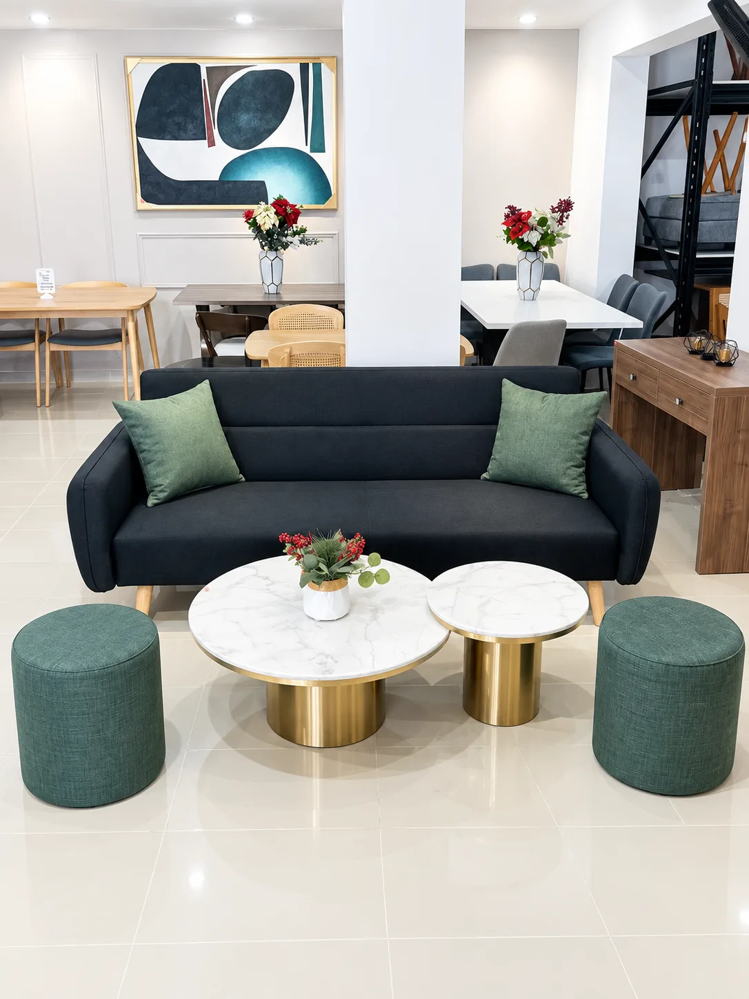 Sofa Cama + Set de mesas + 2 Ottomanes + 2 Cojines